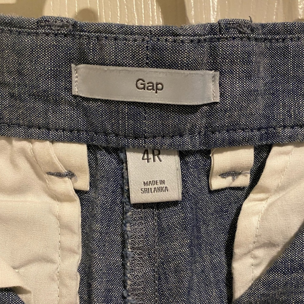 GAP shorts - Picture 7 of 11